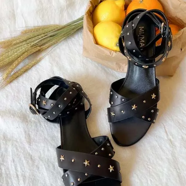 Gordon II | Flat leather studded sandal