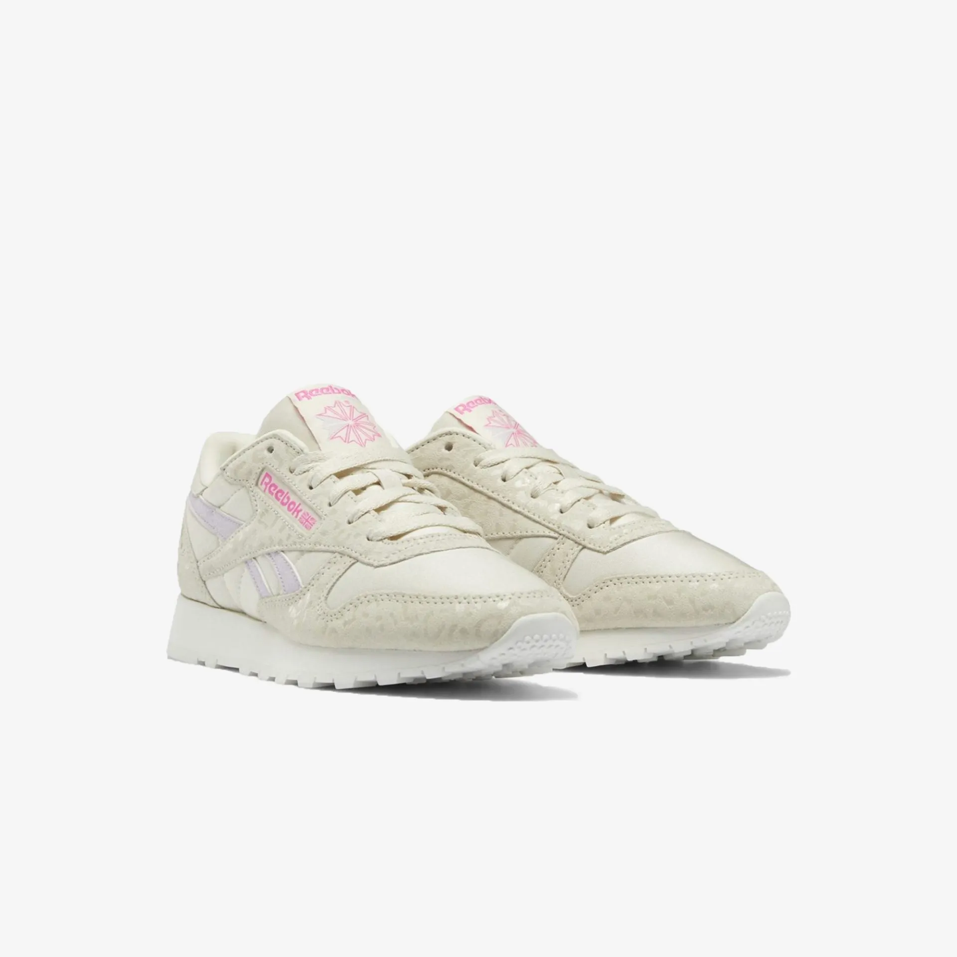 Reebok | CLASSIC LEATHER  { ALBASTER / CHALK