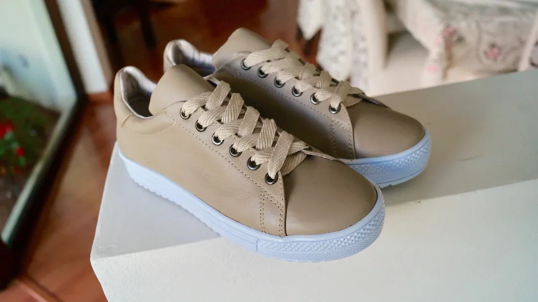 SALE. Woman CLASSIC sneakers. Brown